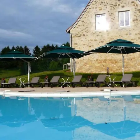 De Janis Et Piscine Le Vigan (Lot)