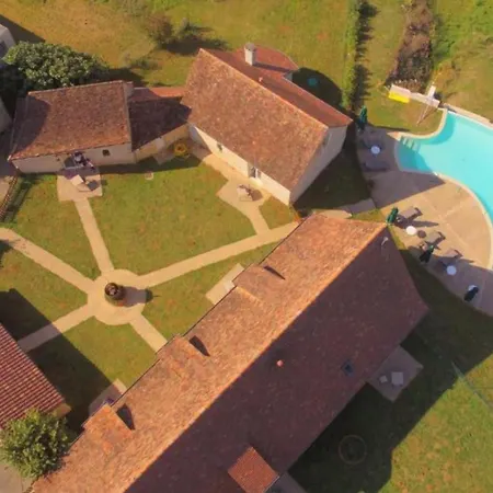 Hotel De Janis Et Piscine